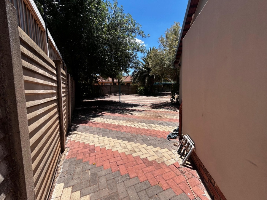4 Bedroom Property for Sale in Uitsig Free State